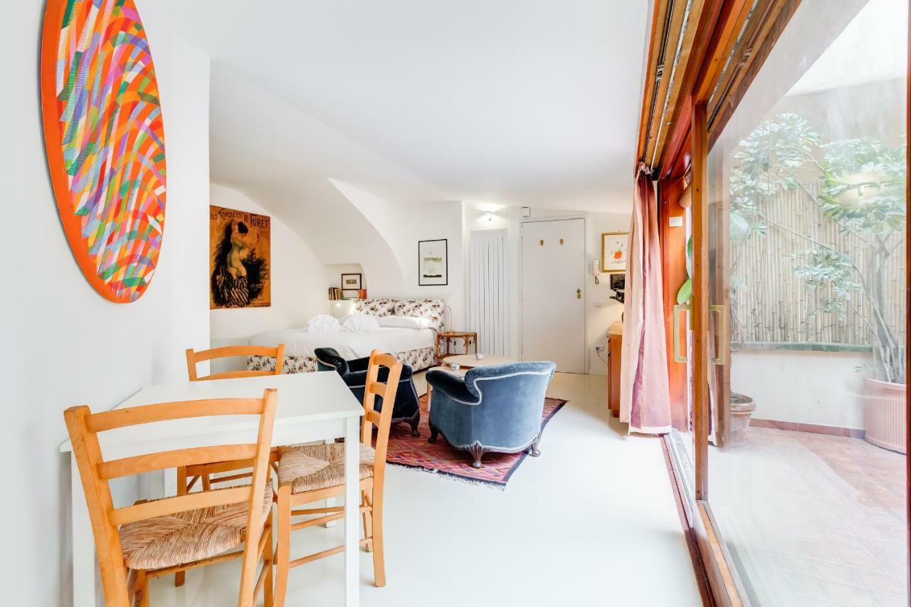Apartment Al Portico 39 With Terrace Rom